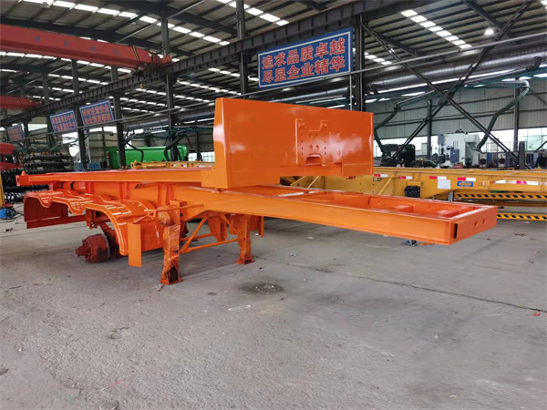 Skeleton container transport semi-trailer